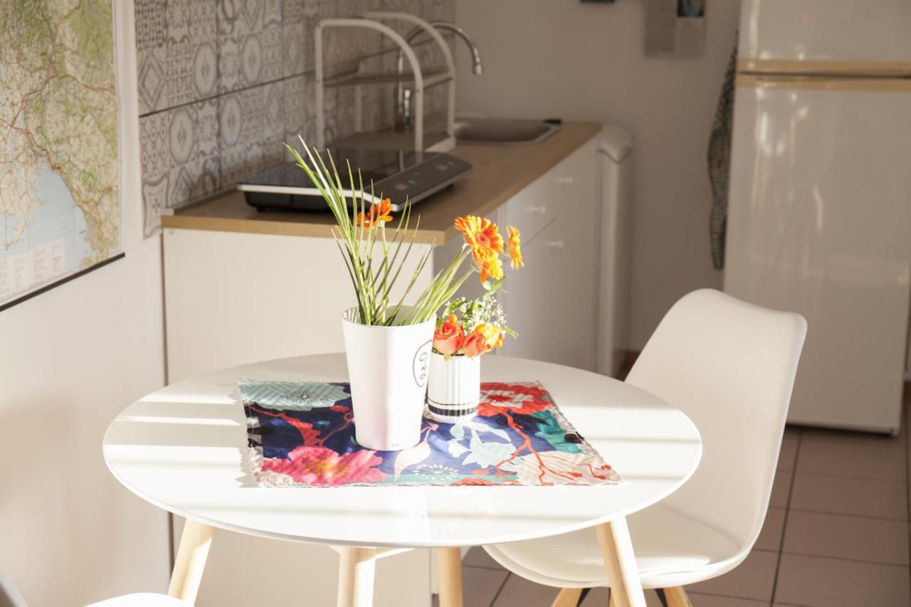 אודינה Nest Eco Guesthouse מראה חיצוני תמונה