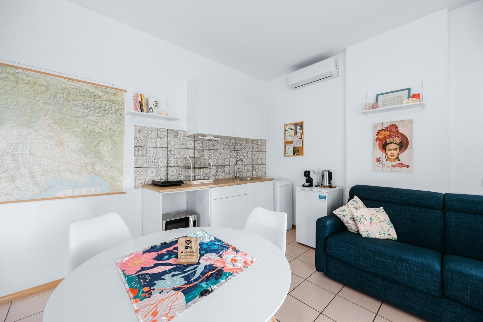 אודינה Nest Eco Guesthouse מראה חיצוני תמונה